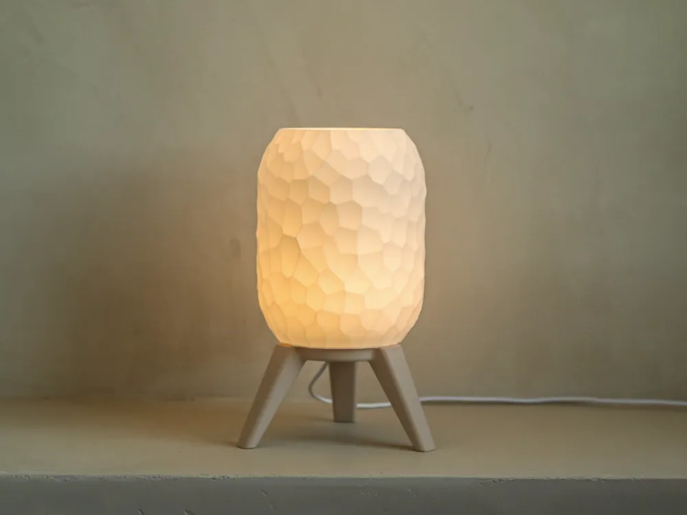 Lámpara Geométrica con celdas Voronoi irregulares